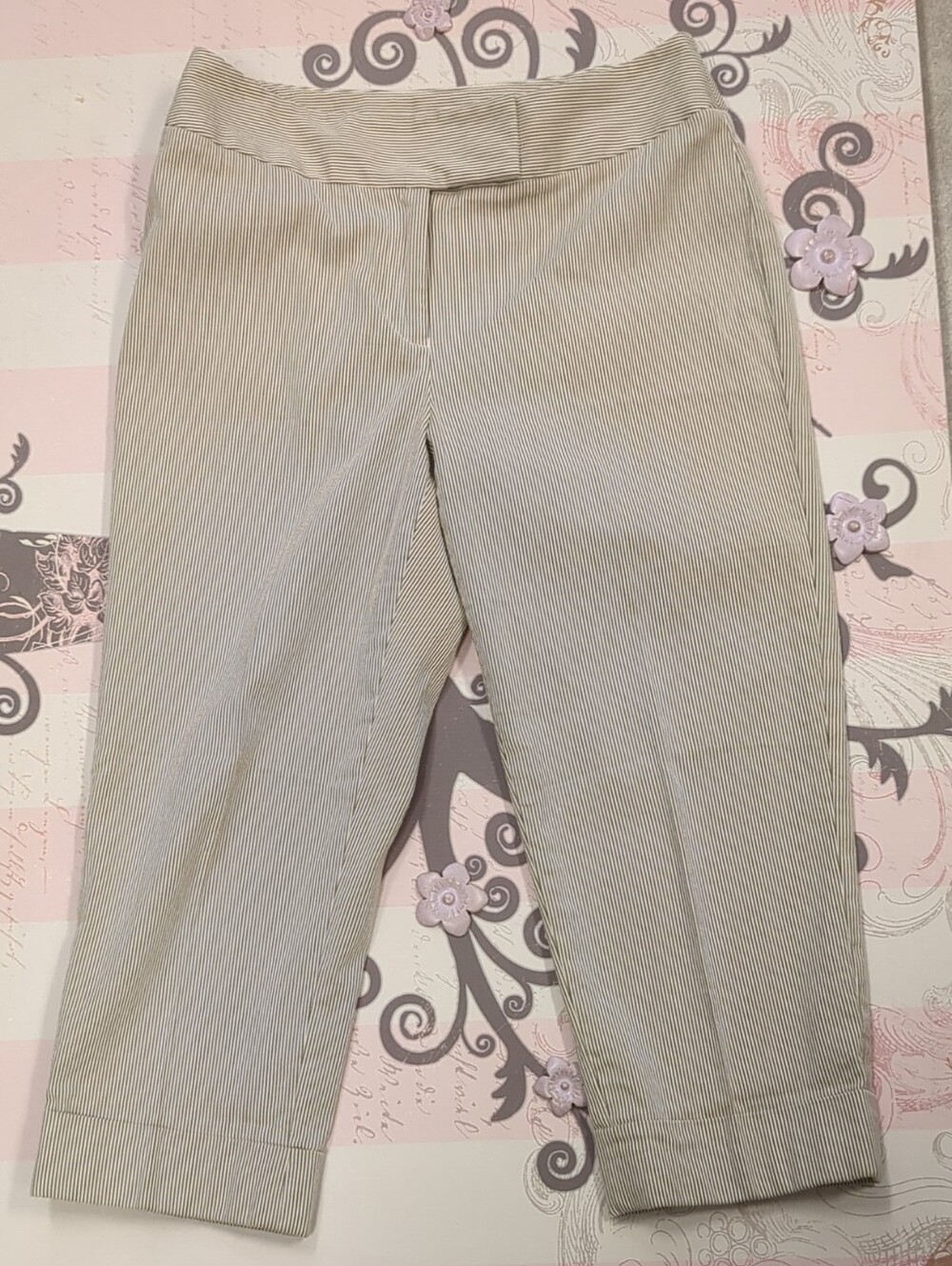 Chaus Light Beige Pinstriped Cropped Capris